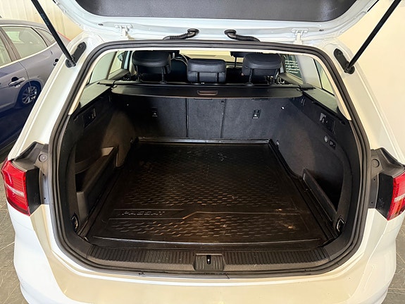 Volkswagen Passat 24 of 26