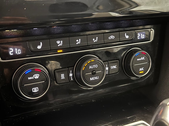 Volkswagen Passat 19 of 26