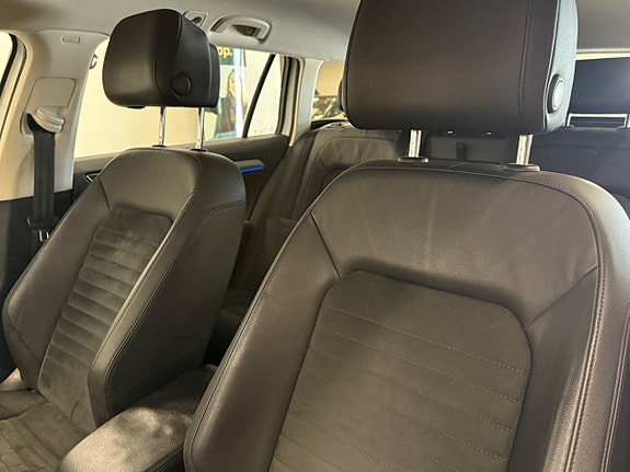 Volkswagen Passat 9 of 26