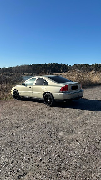 Volvo S60 3 of 5