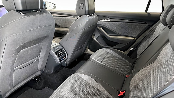 Skoda Superb 8 of 10