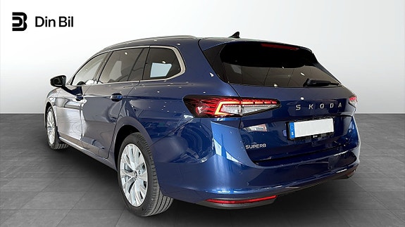 Skoda Superb 3 of 5