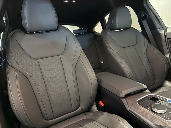 BMW i4 17 of 18