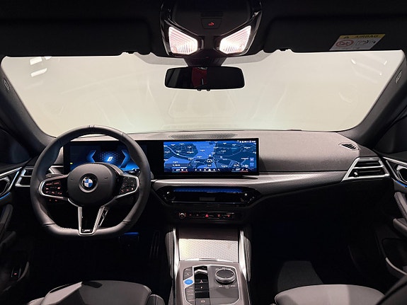 BMW i4 12 of 18