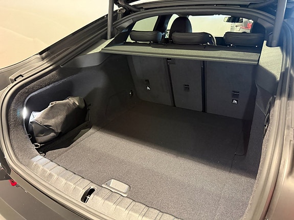 BMW i4 6 of 18