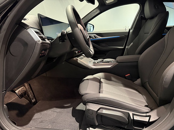 BMW i4 10 of 18
