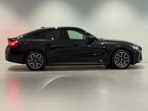 BMW i4 3 of 5