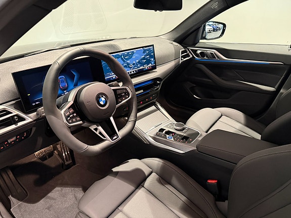 BMW i4 11 of 18