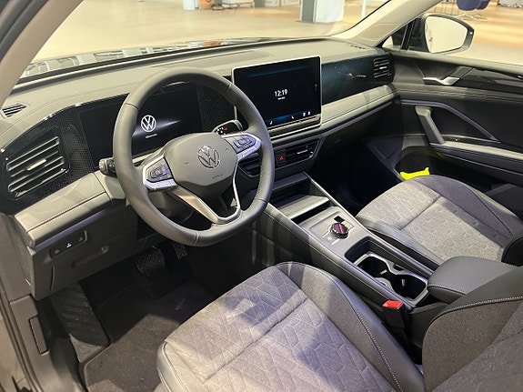 Volkswagen Tiguan 15 of 24