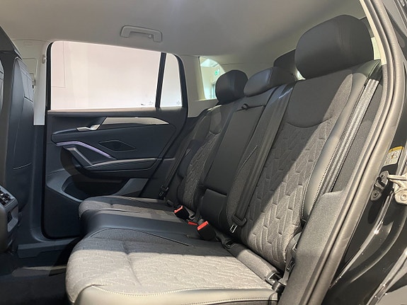 Volkswagen Tiguan 13 of 24