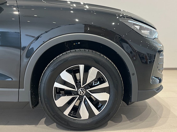 Volkswagen Tiguan 5 of 24