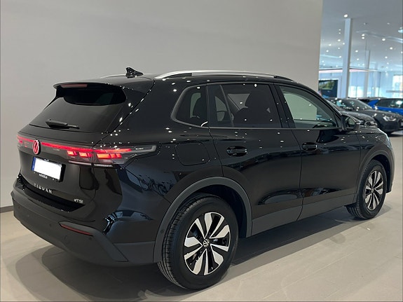 Volkswagen Tiguan 6 of 24