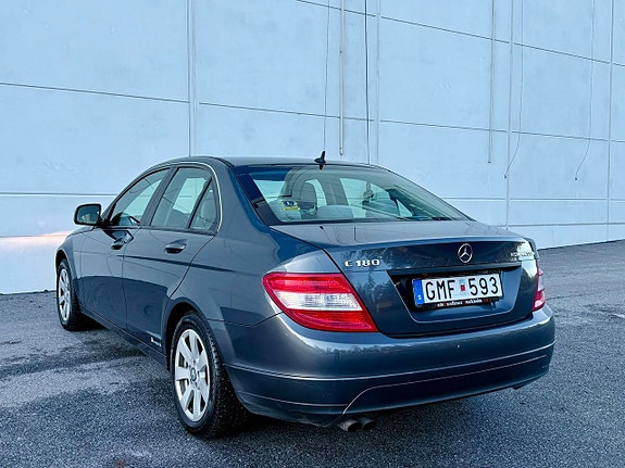 Mercedes-Benz C180 7 of 17