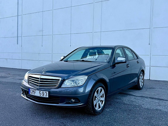 Mercedes-Benz C180 2 of 5