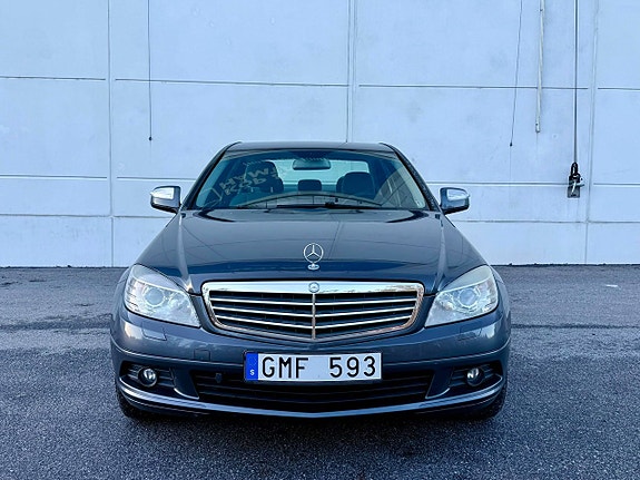 Mercedes-Benz C180 3 of 5
