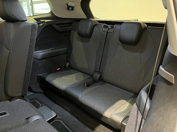 Volkswagen Tayron 15 of 29