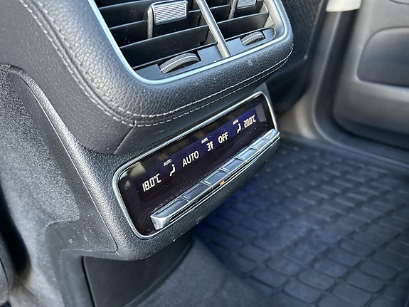 Mercedes-Benz GLS400 d 13 of 16