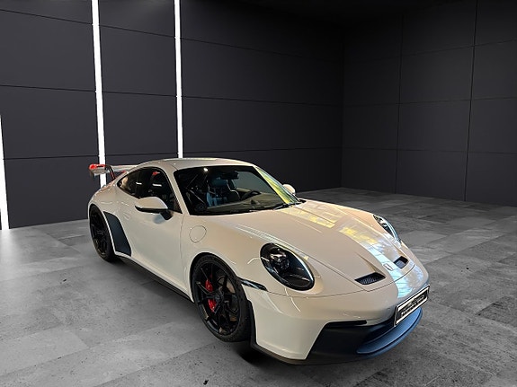 Porsche 911 GT3 2 of 5