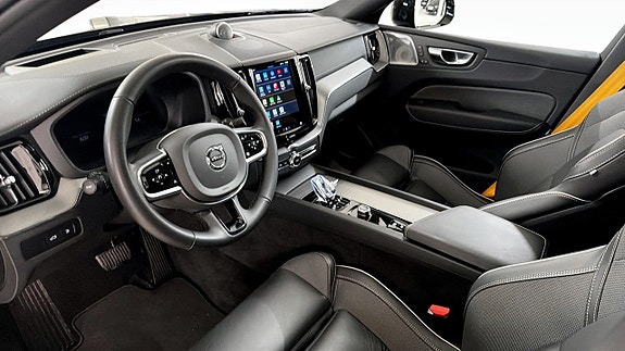 Volvo XC60 8 of 12