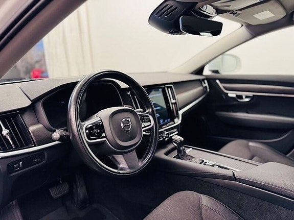 Volvo V90 Cross Country 9 of 19