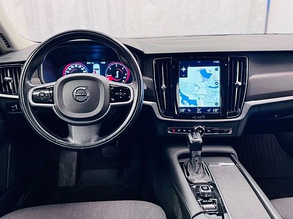 Volvo V90 Cross Country 13 of 19