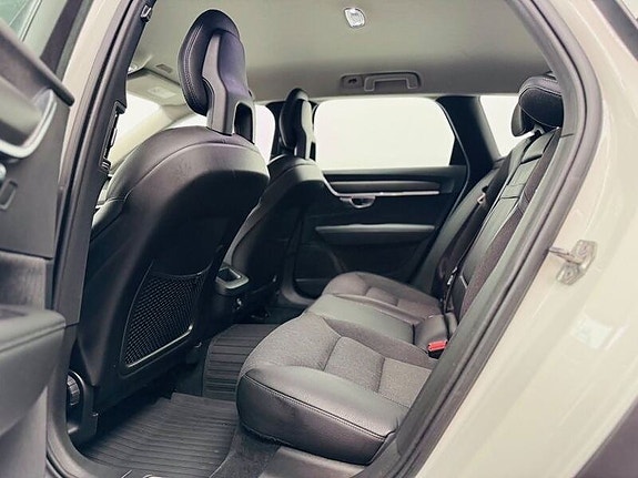 Volvo V90 Cross Country 11 of 19