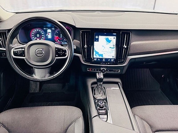 Volvo V90 Cross Country 12 of 19