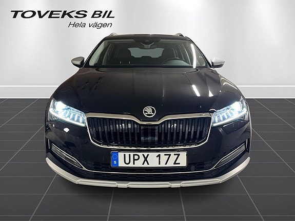 Skoda Superb Scout 2 of 5