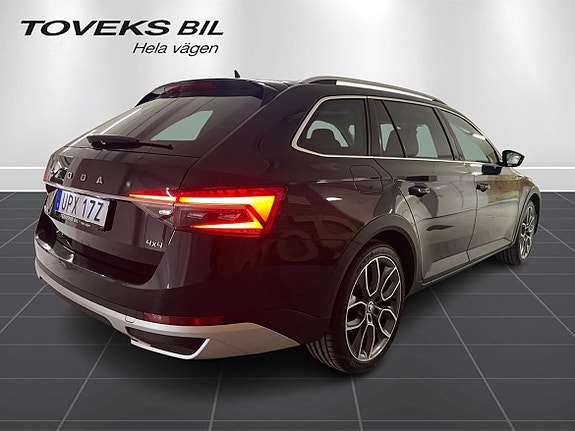 Skoda Superb Scout 4 of 5