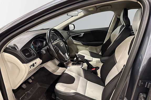 Volvo V40 Cross Country 5 of 6