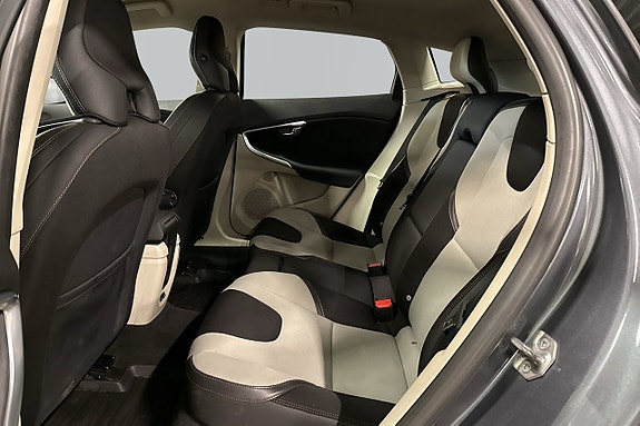 Volvo V40 Cross Country 6 of 6