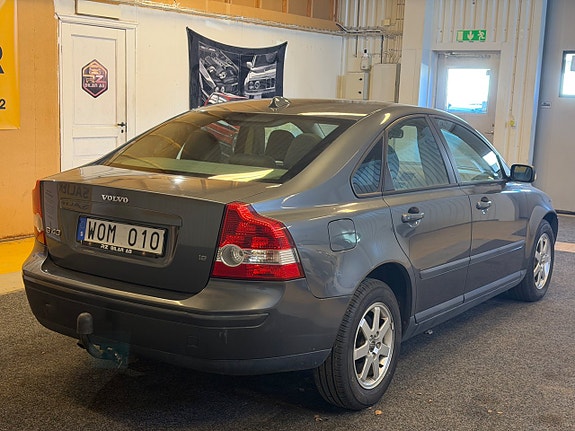 Volvo S40 4 of 5