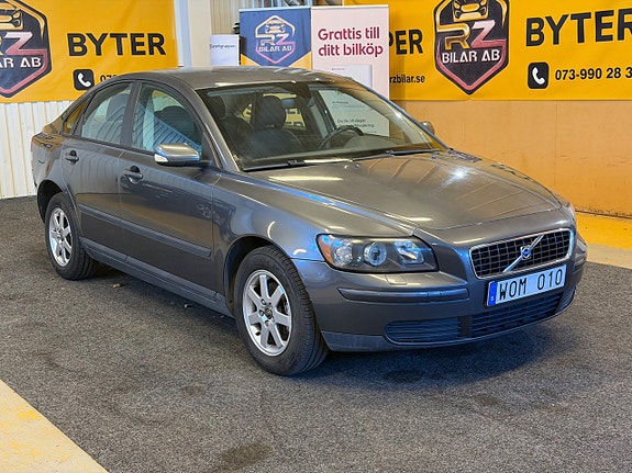 Volvo S40 2 of 5