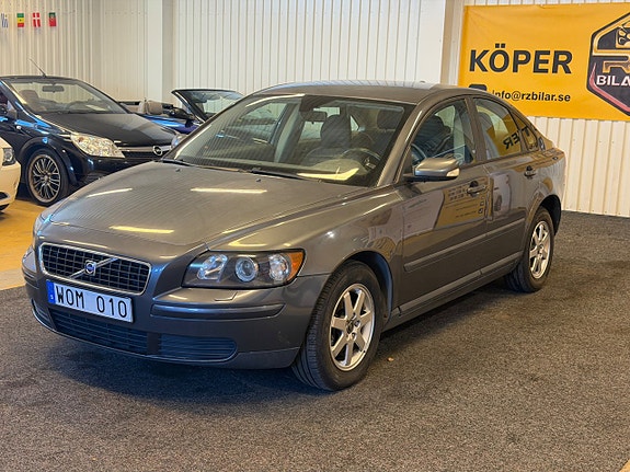 Volvo S40 3 of 5