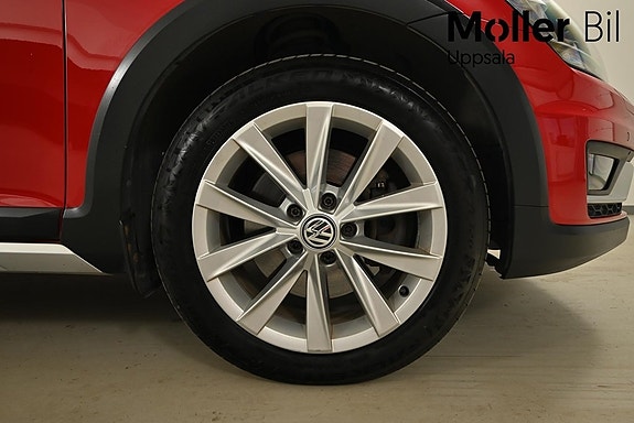 Volkswagen Golf Alltrack 3 of 10