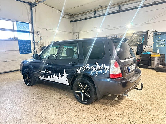 Subaru Forester 4 of 5