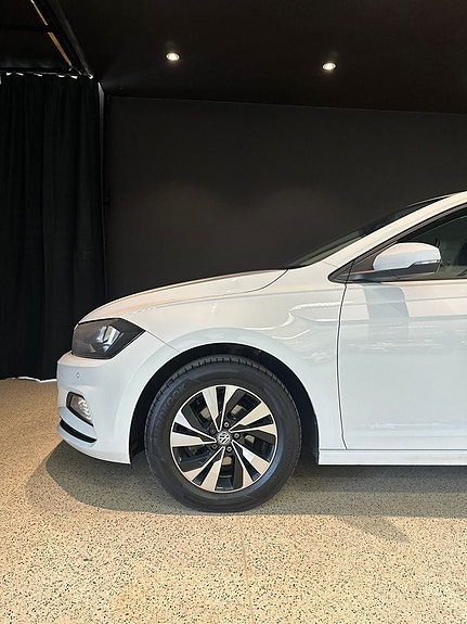 Volkswagen Polo 5 of 5