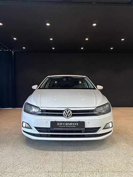 Volkswagen Polo 2 of 5