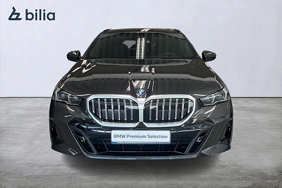 BMW 530e 5 of 18