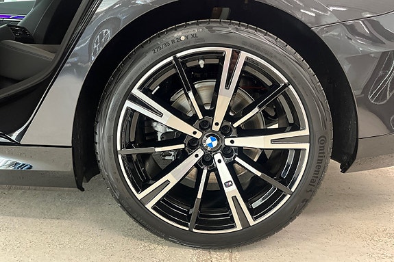BMW 530e 14 of 18