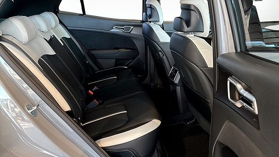Kia Sportage 10 of 17