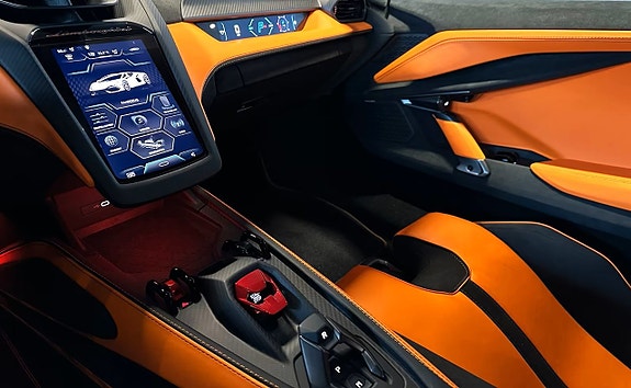 Lamborghini Revuelto 13 of 19
