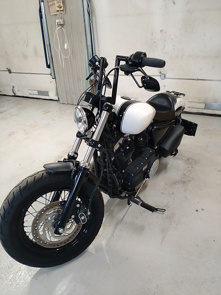 Harley-Davidson XL1200X Forty-Eight 2 of 5