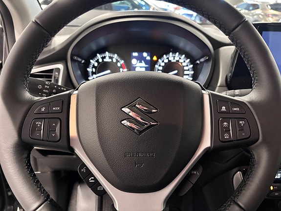 Suzuki S-Cross 7 of 15