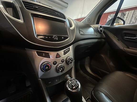 Chevrolet Trax 11 of 18