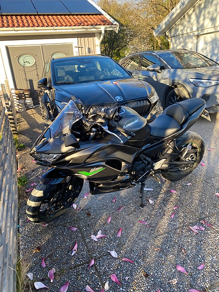Kawasaki Ninja 650 2 of 4