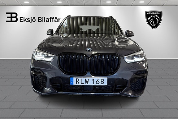 BMW X5 2 of 5