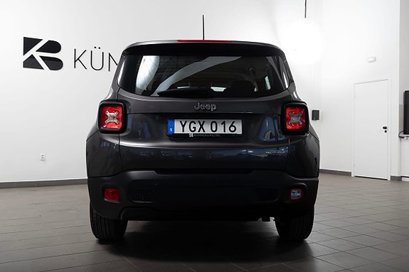 Jeep Renegade 11 of 20