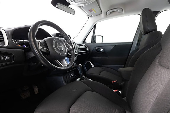 Jeep Renegade 16 of 20