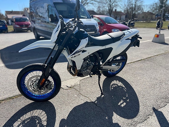 Suzuki DR-Z4SM A2 3 of 4